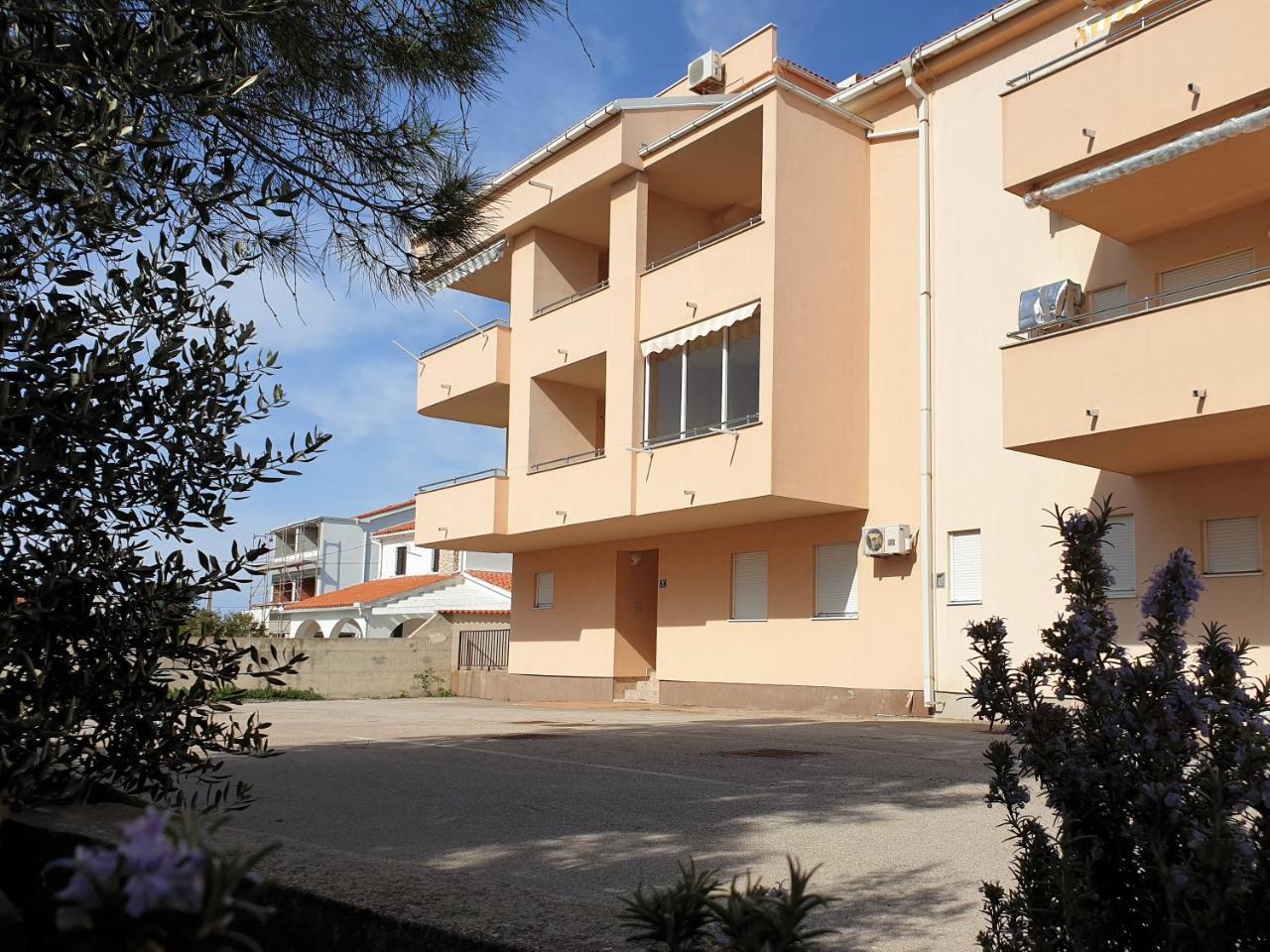 Apartment Valamar Novalja Exterior photo